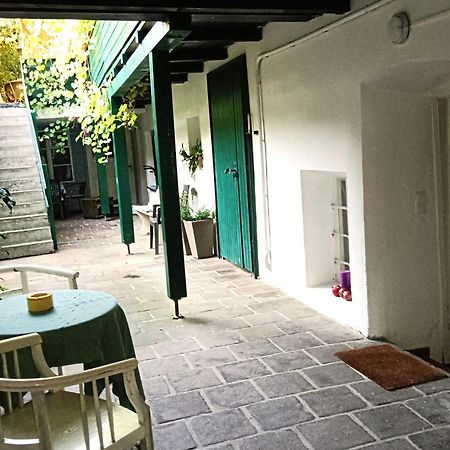 Apartment mit 1 Schlafzimmer in Altstadthaus Sankt Veit an der Glan Exterior foto